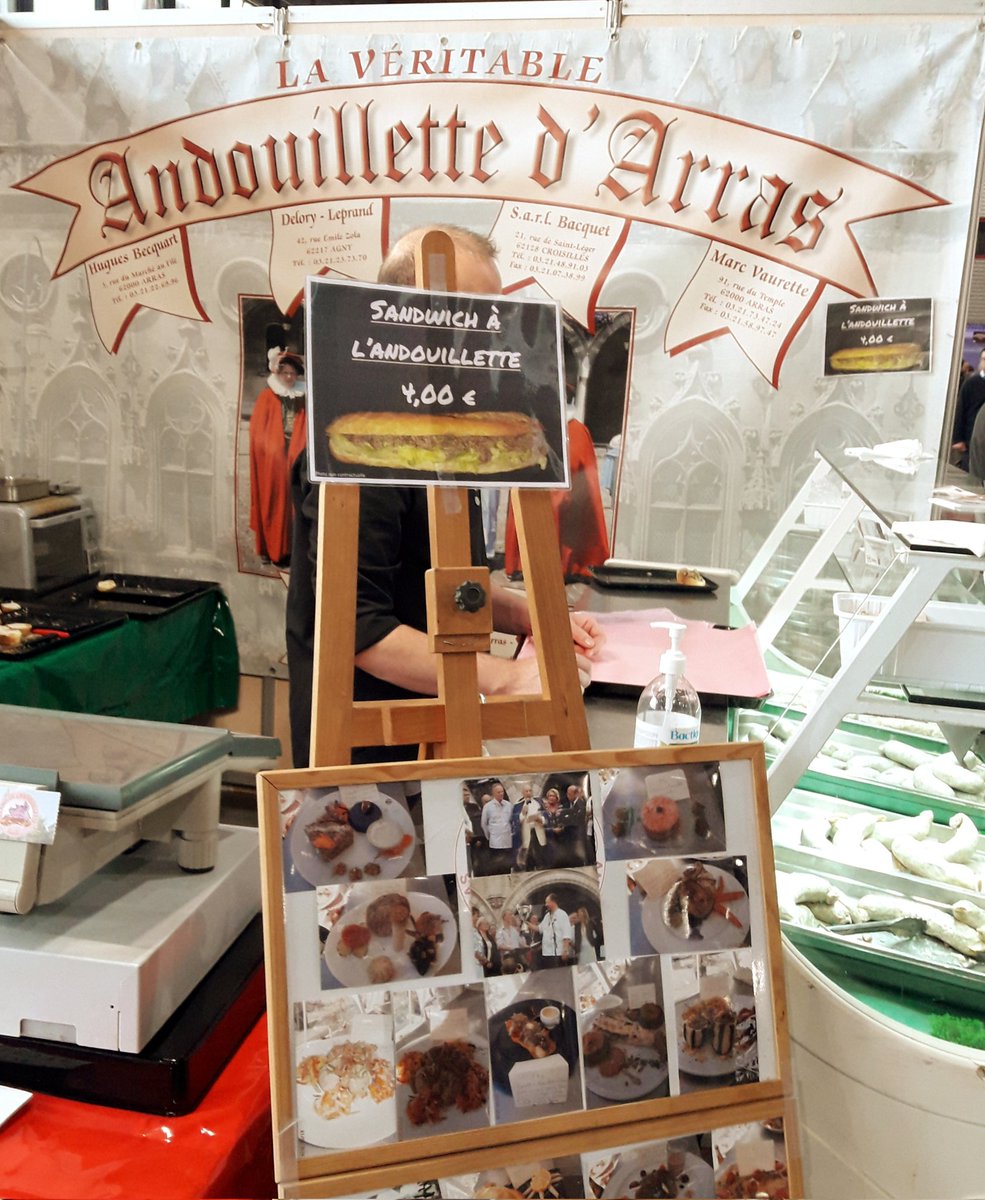 Lio_38's tweet photo. Si vous me cherchez, je suis entouré d'andouilles 😁. #SalonDeLaGastronomie #ArtoisExpo #Arras https://t.co/aGio2kxkfR