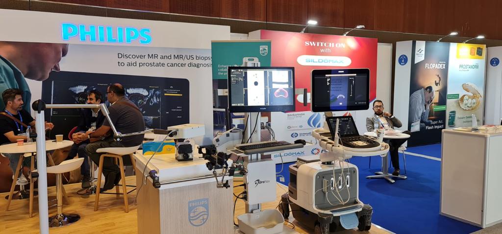 PhilipsME's tweet photo. Another great mpMRI and Fusion Biopsy workshop at @SIU_urology #Dubai supported with #DynaCAD and #UroNav by Philips. Key takeaway note is the importance of the connection between #radiology and #urology for prostate biopsy: good fusion cannot happen without good MRI reading! https://t.co/vZhjWXYshf