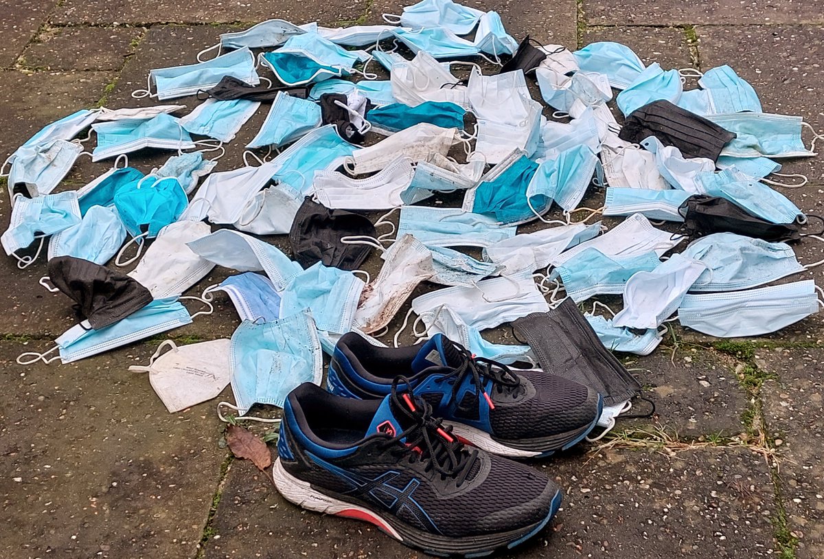 BDDataplan's tweet photo. Vanochtend hardlopen🏃♂️
Mondkapjes geraapt, route buitengebied & bewoning
Afstand: 19 km
Verzameld: 76 mondkapjes!
= ca. elke 250 meter stoppen...
Bizar. Kap daarmee. #doehetzelfpandemie #coronadata #mondkapjeschallenge #zwerfkapjes #zwerfie https://t.co/HnEXGo37UZ