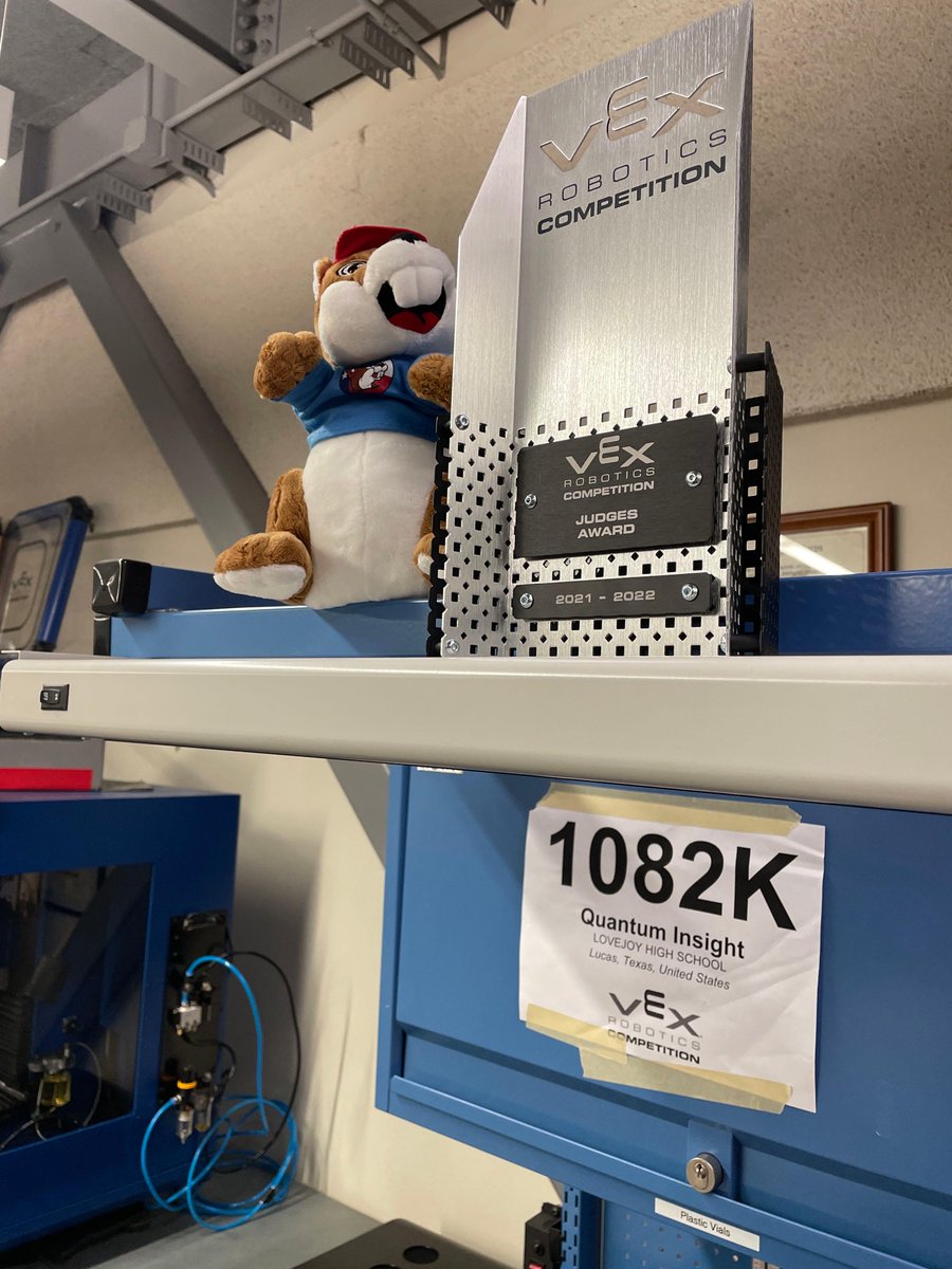 lovejoyrobotics's tweet photo. Team #1082K was our other team that attended Battle By The Beach and this team proved to be a force to be reckoned with. Meet our newest Varsity team- who then won the #JudgesAward and they also were ranked 3rd overall in their skills score. What an AMAZING team! #LovejoyProud https://t.co/bh0Oayo9Ug