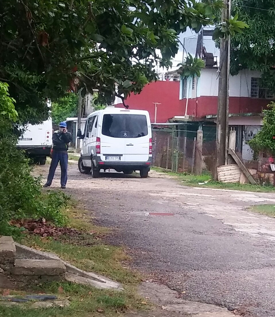 pabloenrique67's tweet photo. El #Régimen Castrista se empeña en Robarnos vilmente nuestros Derechos. 

Artículo 13. 1. Toda Persona tiene Derecho a circular libremente y a elegir su residencia en el territorio de un Estado. #Libertad #Circulación
@UNWatch_es @mbachelet @ONU_derechos @JMVivancoHRW @HRF https://t.co/7sR0Lfbnzs