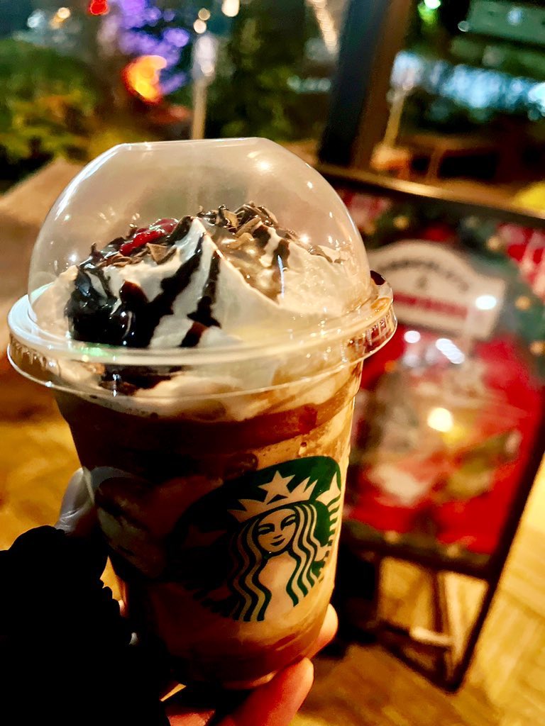 Sigu_mnst's tweet photo. 🍫半年ダイエットぶりのご褒美🍓 https://t.co/9cvDE25Lyb