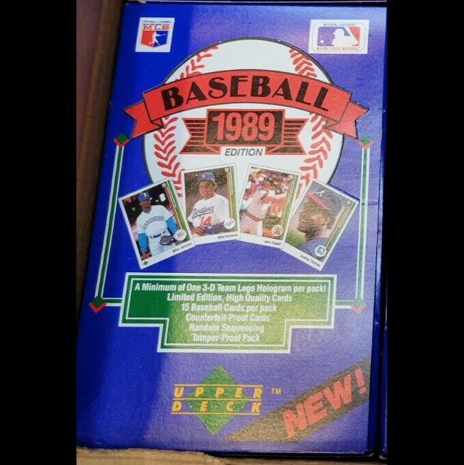 classicwaxpacks's tweet image. Just got our hands on one of these. #1989UpperDeck low series #waxbox.