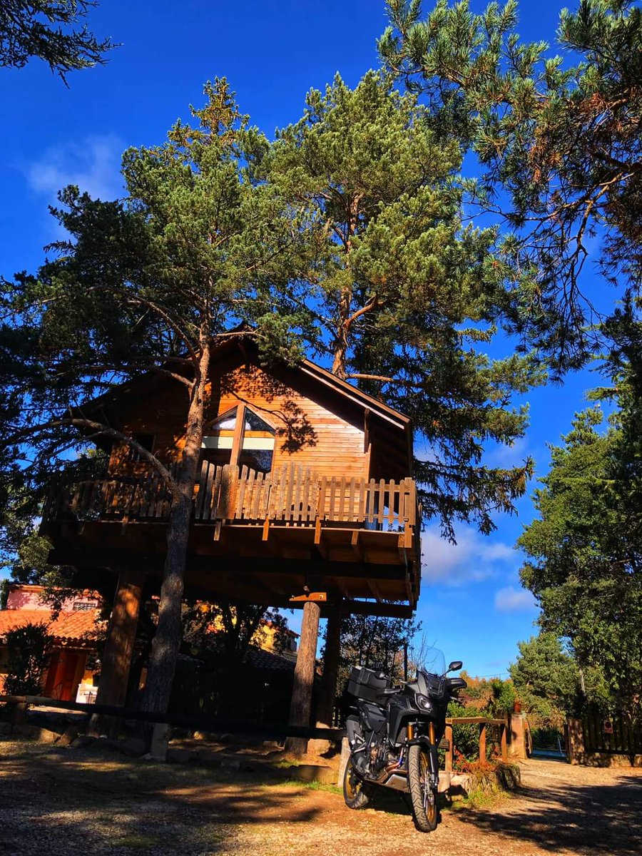 Monicatror's tweet photo. Prades 🏠 #Prades  #Gratallops #DOQPriorat #VilesDOQPriorat #priorat #Prioratelvidunaterraúnica #CostaDaurada #africatwinadventuresports #TarragonaTurisme #africatwinteam #TarragonaTuHistoria #africatwinclub #africatwinlovers #cervemoto #mardelplatalimousines @HondaMotosES https://t.co/bF13IJrzt2