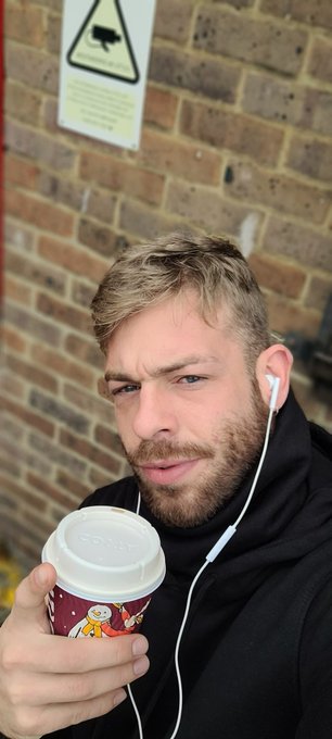 Coffee and a BJ please https://t.co/ZBosx4d8Ga