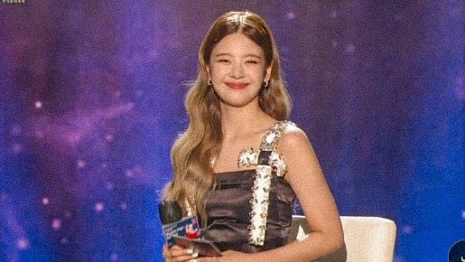 lialand_'s tweet photo. choi Lia is so shiny 🥺 https://t.co/zZ3EJD9zX7
