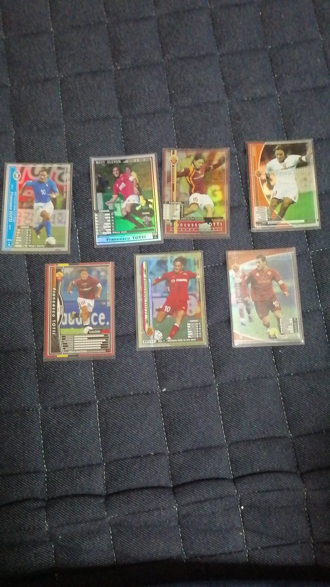 このトッティの中でどのトッティを使うかで悩んだな イタリア縛りならmvpかカルチョだね 3トップにするならmvpをトップ下かな ローマなら07 08で1 トップにするか 前が決まればbanが融通きく 私のwccf ツイレポ