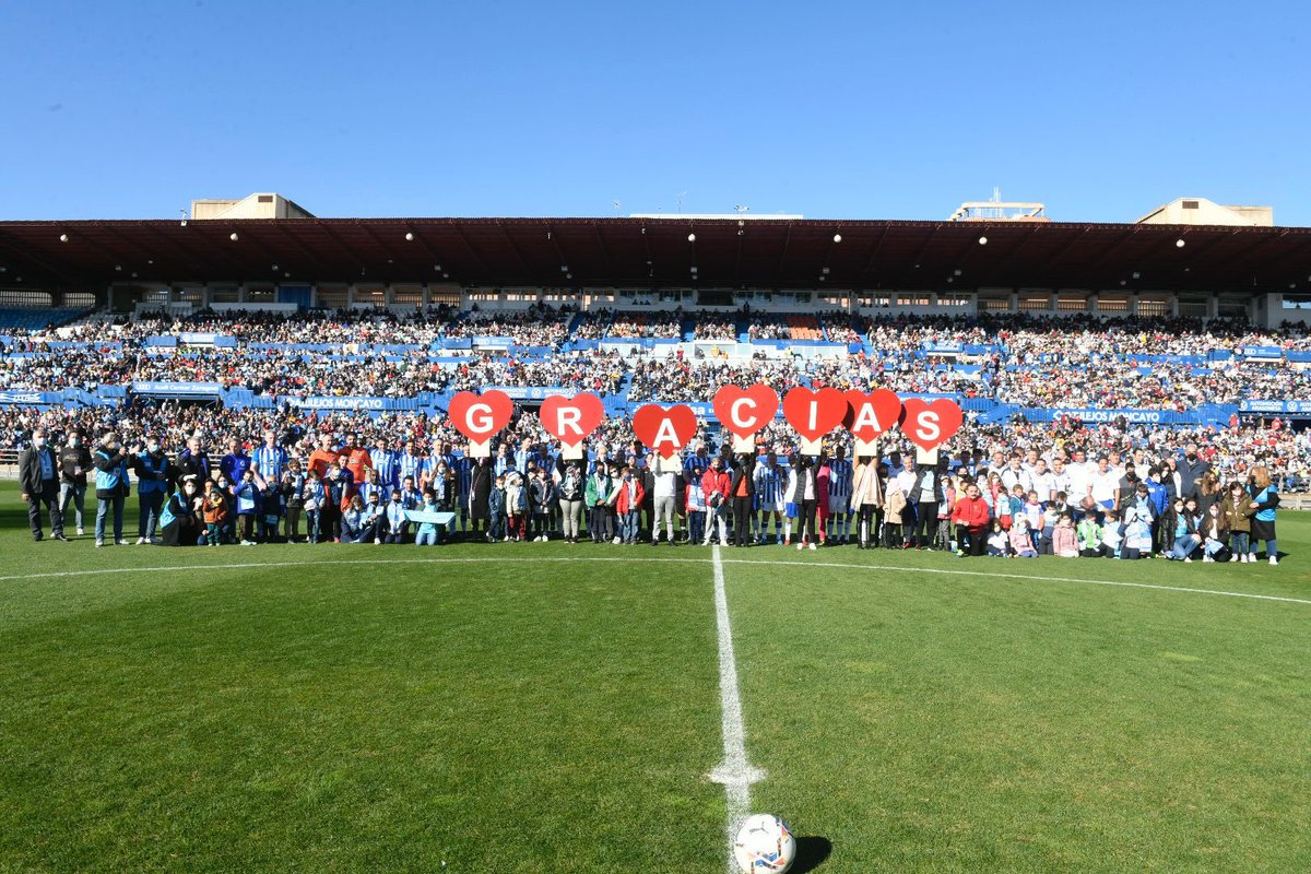 ¡Sin palabras! ¡Muchas gracias, Zaragoza! 👏🏼💙 

Más de 22.000 entradas vendidas, y unas 15.000 personas en La Romareda que le han marcado un gol muy grande al cáncer infantil hoy 🏟⚽️ 

GRACIAS, GRACIAS, GRACIAS 😘😘