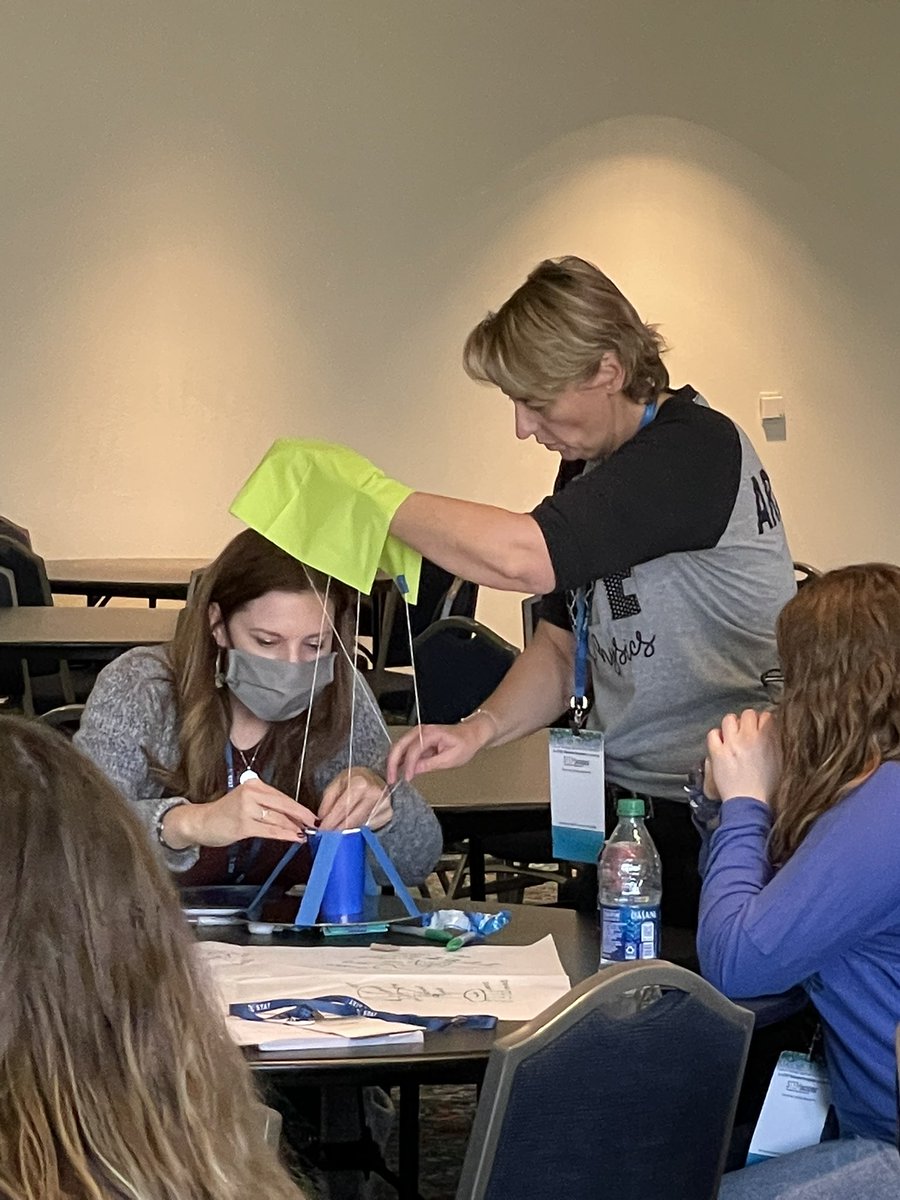 stemexperts's tweet photo. Had great@session at CAST @TXScienceSTAT for elementary teachers Working with great teachers is so rewarding #scienceeducation #Science #STEM https://t.co/EfhnuTXYkE