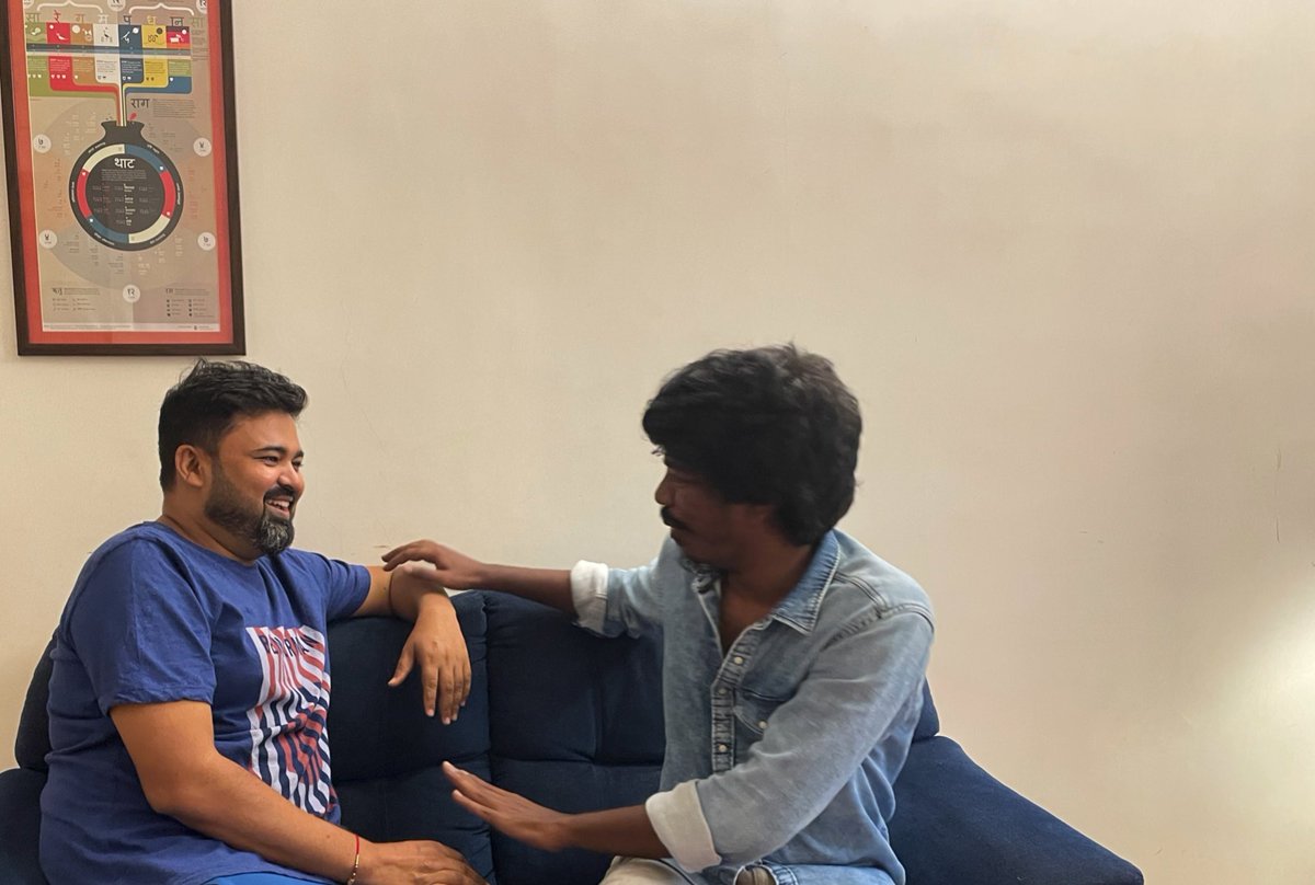 rajshekharis's tweet photo. Me: Bhai, #RadheShyam songs kab aa rahe hain
@justin_tunes : Very soon, tab tak keep listening to #MeenakshiSundareshwar songs. :)
#MannKesar #TuYahinHai #RattiRattiRezaReza #VaadaMachaaney #TittarBittar #LookingAtTheMoon https://t.co/sXVya2T3iw