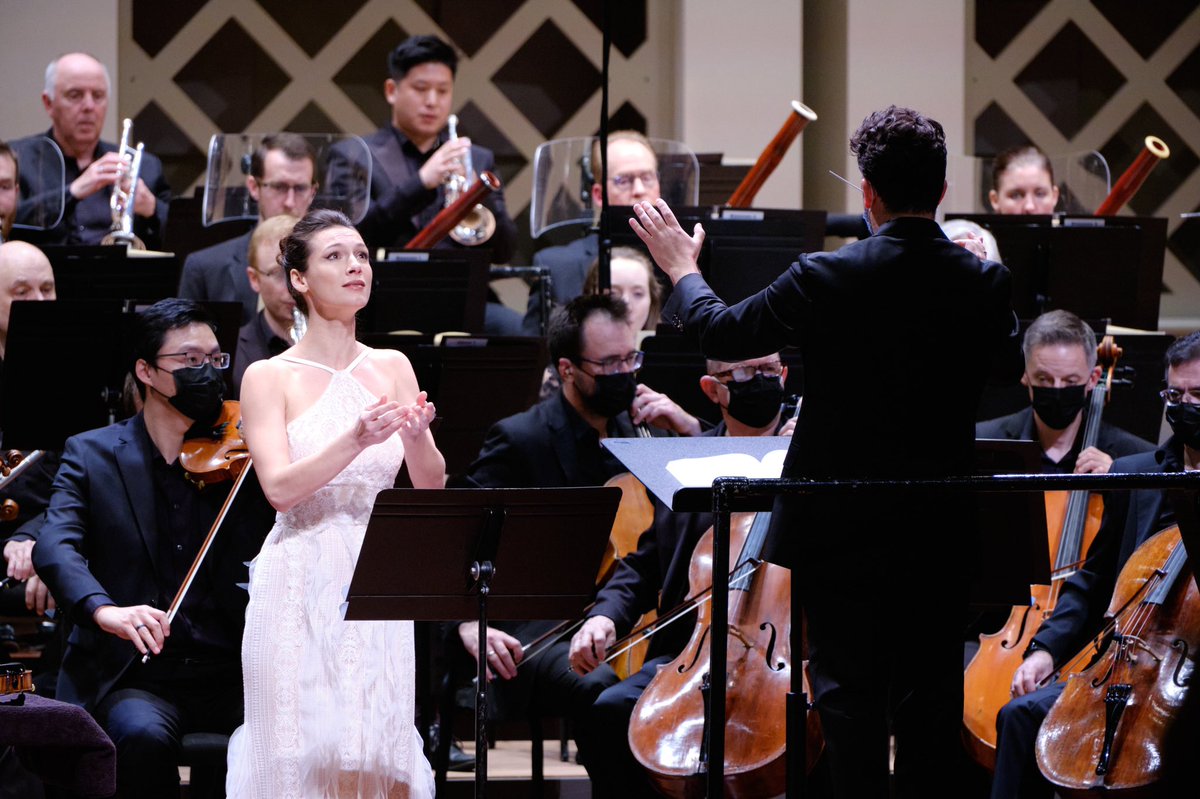 CincySymphony's tweet photo. Heavenly moments from last night’s performance with @jamesgaffigan, Catherine @Trottmann_C, and CSO Principal Trumpet #RobertSullivan.
👏👏👏 #Mahler4 #NerudaTrumpetConcerto

📸: JP Leong https://t.co/IhmduiZ2bU