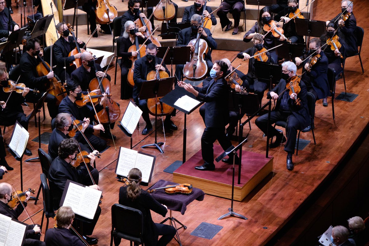 CincySymphony's tweet photo. Heavenly moments from last night’s performance with @jamesgaffigan, Catherine @Trottmann_C, and CSO Principal Trumpet #RobertSullivan.
👏👏👏 #Mahler4 #NerudaTrumpetConcerto

📸: JP Leong https://t.co/IhmduiZ2bU