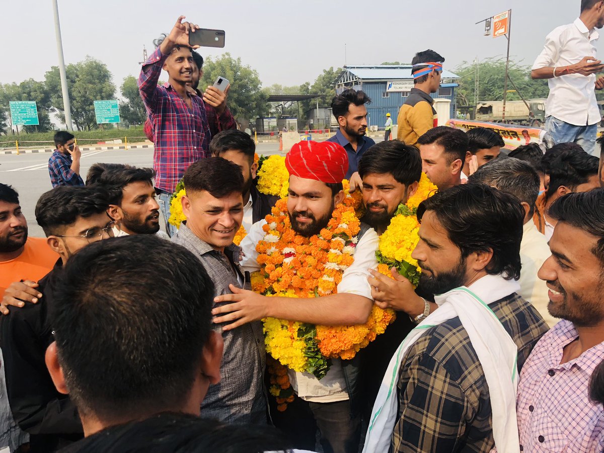 KekriOfficial's tweet photo. #Ajmer आज जिलाध्यक्ष बनने के बाद @AbdulFarhanNSUI  के प्रथम बार अजमेर आने पर #Nsuiteam ने  जगह जगह स्वागत करा https://t.co/DZ8fGVrd2t