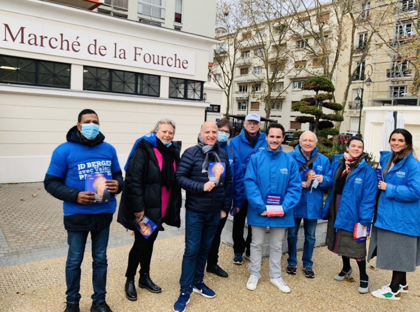 AnthonyReynaud3's tweet photo. #72heures #CongresLR #clamart #Presidentielle2022 @vpecresse on ne lâche rien 🚀🚀🤩 https://t.co/9I6Wn8qo7I