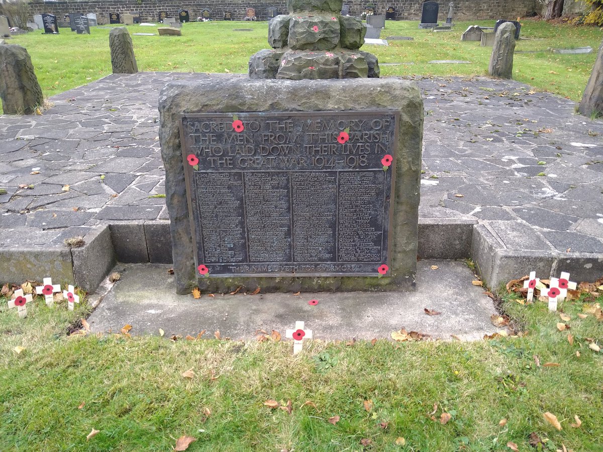 At the Manor Road burial ground in South Ossett is another war memorial. The names of the #WW1 locals who had died during the Great War are recorded. 
One of the men, Herbert Vickers, is also remembered at a family grave. Discover more about Herbert at bit.ly/HerbertVickers