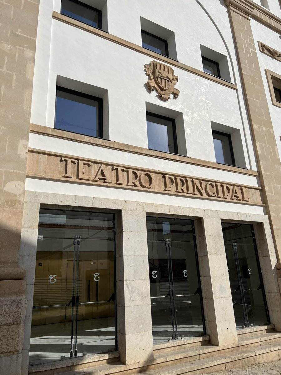 PopularsInca's tweet photo. Gràcies a la tasca de @RotgerPere @RafaTorres_PP i @Virgilio_Moreno i els diferents equips que han treballat per fer  realitat aquest gran projecte que es el Teatre Principal, tan desitjat per tots els inquers i inqueres. 
Estam d’enhorabona🎭 https://t.co/WMzZXmFC84