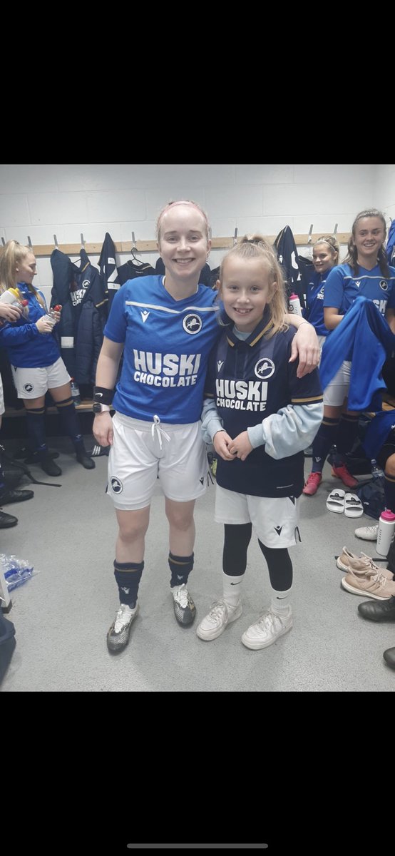 dturleyxxx's tweet photo. Watching @Millwall_LFC again today 🦁 

Daisy even got to go in and meet the players 💙 one lucky Girl #Millwall https://t.co/imYEhusf1J