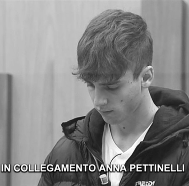heythereelena's tweet photo. LDA è la dimostrazione che spesso chi soffre di ansia o attacchi di panico spesso può sembrare la persona più allegra e tranquilla del mondo mentre invece sta affrontando un problema grandissimo.
Sei speciale 🤍

#amici21 https://t.co/7VNzqnbpX9