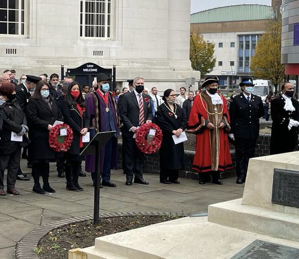 rach_hopkins's tweet image. An honour to join and lay a wreath at Luton’s #Remembrance Service today.

A time to reflect and remember our armed forces &amp;amp; their families, from across the UK &amp;amp; the Commonwealth, who gave their service and sacrifice.

#RemembranceSunday 
#WeWillRememberThem 
#LestWeForget