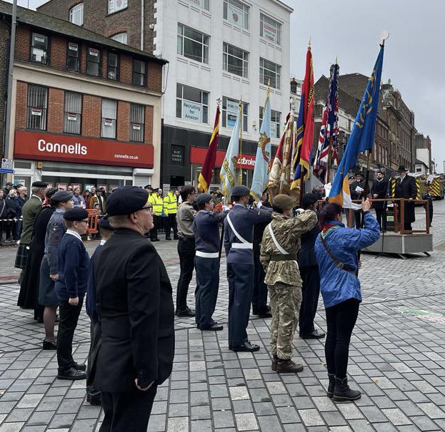 rach_hopkins's tweet image. An honour to join and lay a wreath at Luton’s #Remembrance Service today.

A time to reflect and remember our armed forces &amp;amp; their families, from across the UK &amp;amp; the Commonwealth, who gave their service and sacrifice.

#RemembranceSunday 
#WeWillRememberThem 
#LestWeForget