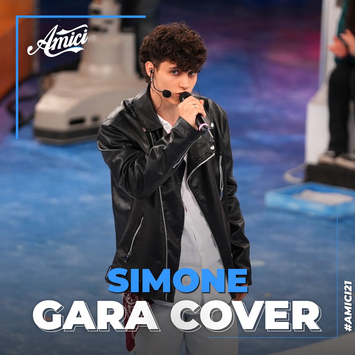 AmiciUfficiale's tweet photo. Simone è pronto ad affrontare la gara cover con "Pensa"! Cosa ne pensate della sua esibizione? #Amici21 https://t.co/flr0kTfnlL