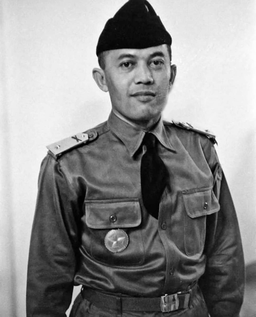 Indocolorize's tweet photo. Jenderal Besar Abdul Haris Nasution, Jenderal pemikir pemberani melawan rezim.
@ojegmotorkolot Member Of Indonesian Colorize Association
#indonesiancolorizeassociation #jenderalbesar #abdulharisnasution #gestapu #dwifungsi #tentaranasionalindonesia #indonesiahistory https://t.co/UvHPNfFXRj