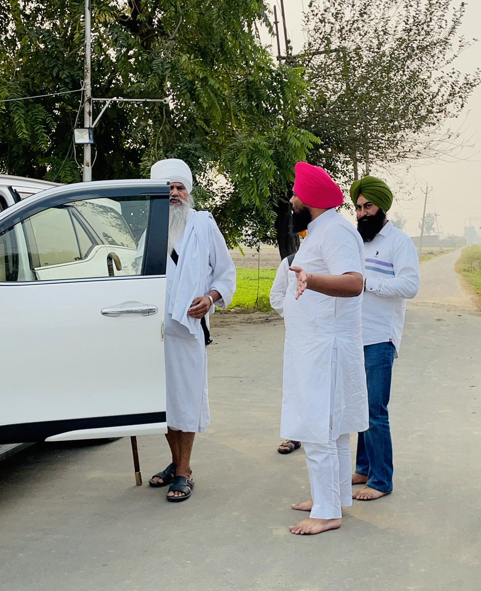 Sarpanch_Cheema's tweet photo. ਮਹਾਂਪੁਰਸ਼ ਸੰਤ ਬਾਬਾ ਨਰਿੰਦਰ ਸਿੰਘ ਜੀ ਹਜ਼ੂਰ ਸਾਹਿਬ ਵਾਲਿਆਂ ਨੇ ਅੱਜ ਦਾਸਾਂ ਦੇ ਗ੍ਰਹਿ ਵਿਖੇ ਚਰਨ ਪਾਏ https://t.co/vPC6cH3fEF