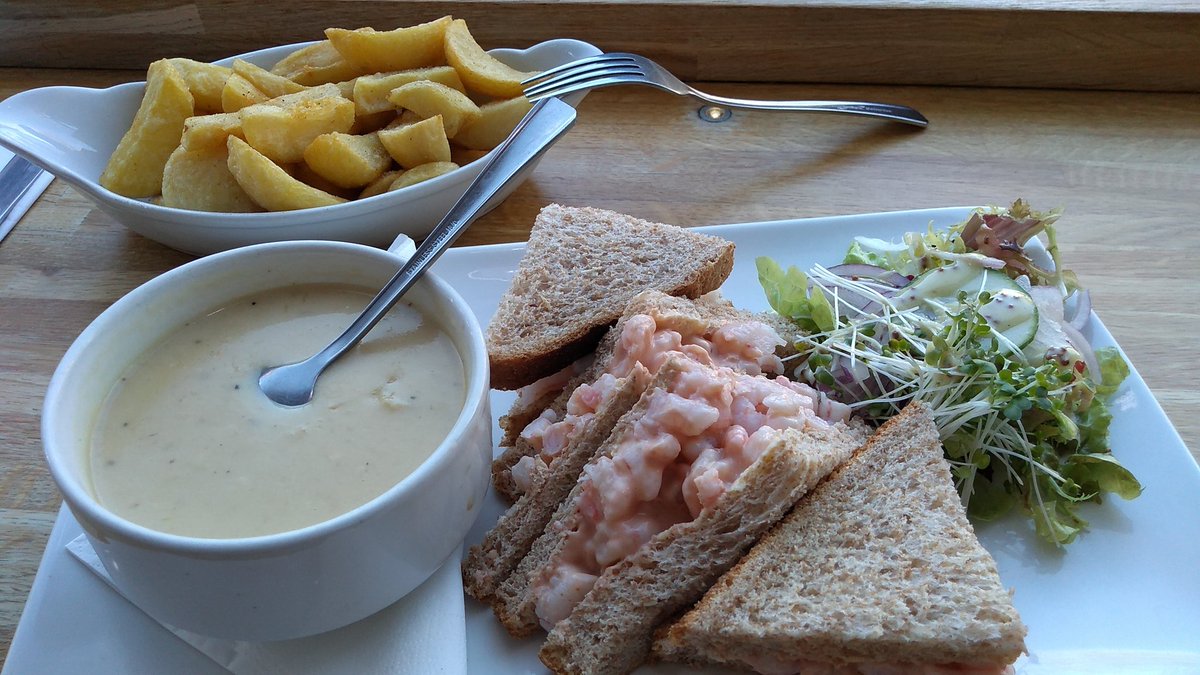 LachlanMain's tweet photo. LYTHAM.
Lunch is at the Lytham Kitchen and very good it is too.
#Lytham #LythamKitchen #lunch https://t.co/tksjadAmz8