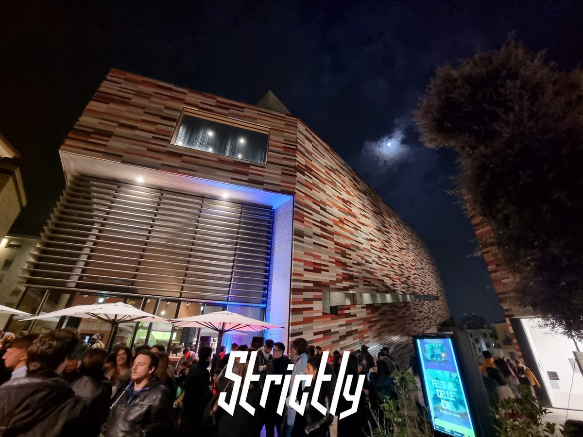 strictlytuby's tweet photo. MARTEDI' DALLE 19.00
ALL'INTERNO E ALL'ESTERNO
@STRICTLYVENICE  PIAZZA MUSEO M9 MESTRE https://t.co/wFa4jXLqcZ