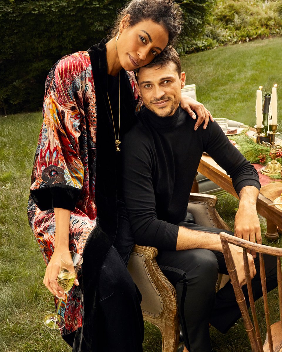 Chicos's tweet photo. Celebrate the holidays in rich, textured style with this Velvet Peacock Kimono. 
https://t.co/0tqnuvgfHb https://t.co/qMG9xJ6nXG