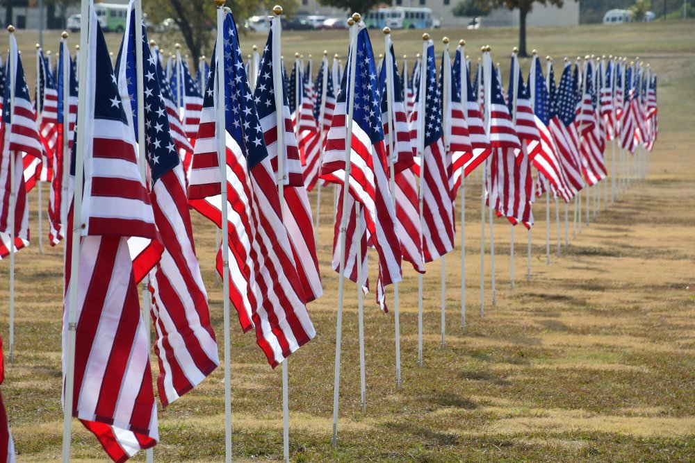 FlagsHonor's tweet photo. And ... it's a wrap! All flags are coming down today. Thank you to our sponsors, volunteers and to everyone who attend!
#PlanoFlagsOfHonor
#PlanoEast
#Veterans
#FirstResponders https://t.co/Hxro24RJdZ