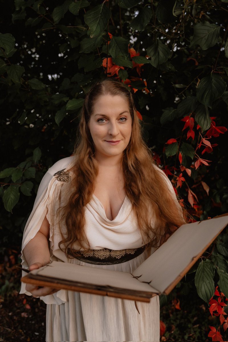 TinisbunteWelt's tweet photo. Noch knapp 30h Zeit meine #SoloCD "Gesungene Geschichten" via @startnext zu #crowdfunden - für alle #Folk, #fantasy, #rollenspiel, #LARP & #lagerfeuer #Musik Liebhaber:innen https://t.co/BBi47aSLL9
#supportmusic #folkmusic #startnext #gabria #folksinger https://t.co/a4TLssFOXu