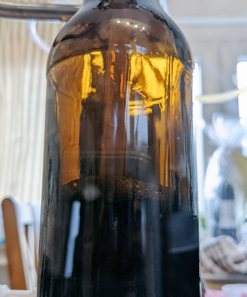 StackoverflowB's tweet photo. Sonntag ist Abfülltag. Da muss der @dereulenspiegel halt auch mal Sonntags ein bisschen arbeiten. #crafthardware #fillstation #bottlingday #homebrewer https://t.co/e2YljVizBK