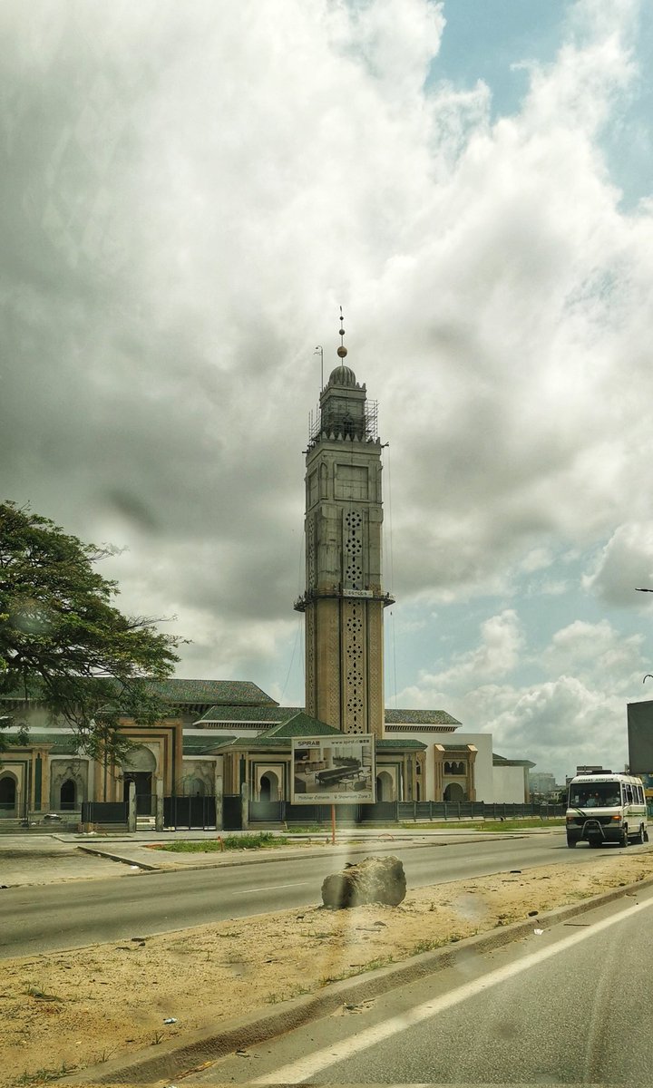 aliamsi's tweet photo. Quelques mosquées d'#Abidjan
- Grande Mosquée du Plateau
- Mosquée "marocains"
- Mosquée "libanais"

PS : Pour les deux dernières c'est le chauffeur du taxi qui m'a donné les noms avant d'ajouter que "ce sera 1000F par information".

#Abidjan2021 #AfricTivistes https://t.co/jgz6jW6xXr
