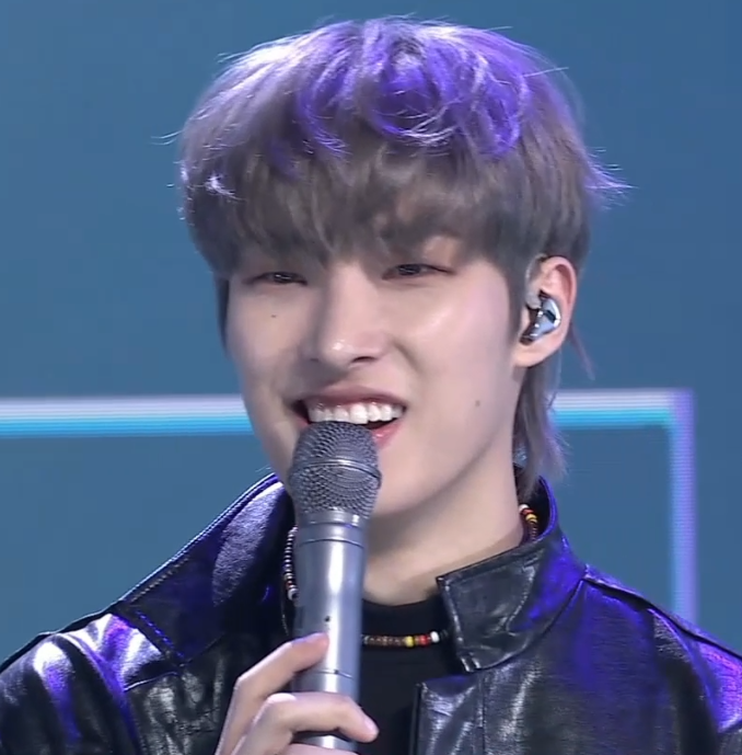 dearmingki's tweet photo. how do i give mingi the entire world? im asking for me https://t.co/28ikcI9jWy