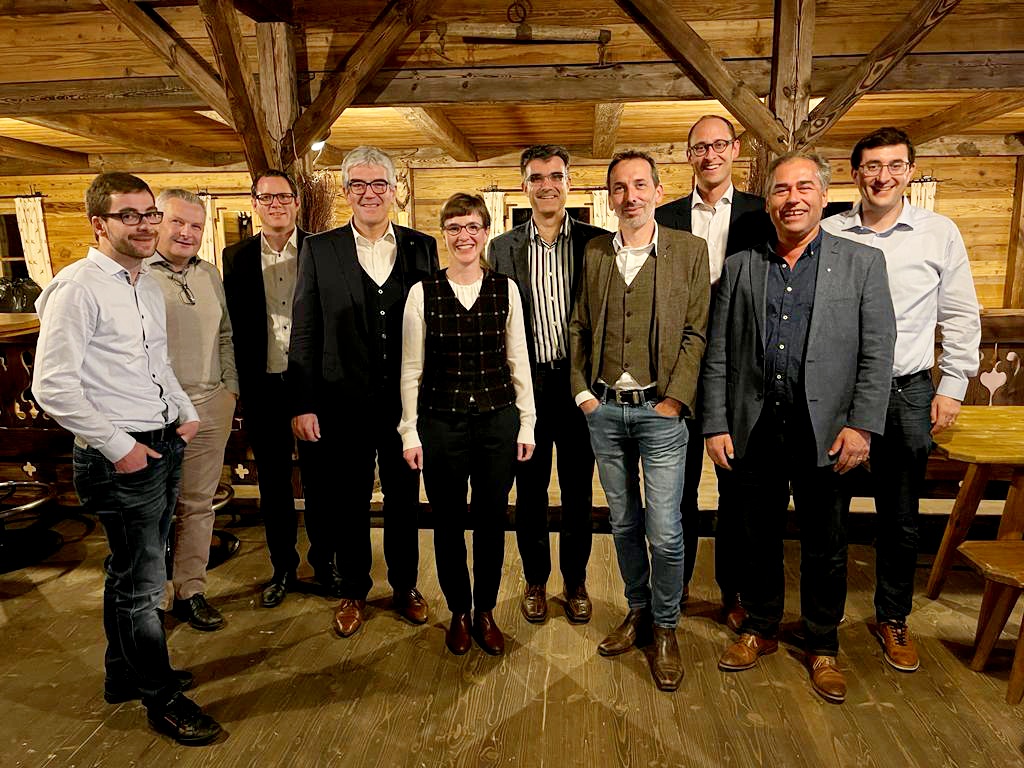 Rene Epp (@epprene) on Twitter photo La Allianza dil Center Cadi ha nominau ses candidats pil Cussegl Grond. Cadi: <a href="/EppRene/">Rene Epp</a> <a href="/BertherClemens/">Clemens Berther</a> <a href="/DeplazesDiego/">Diego Deplazes</a> <a href="/FCollenberg/">Fabian Collenberg</a>. Breil: <a href="/M_Tomaschett/">Maurus Tomaschett</a> 
Engraziel fetg per la viseta @mcaduff, <a href="/JD_Parolini/">Jon Domenic Parolini</a>, CarmeliaMaissen, <a href="/martin_candinas/">Martin Candinas</a> e <a href="/BrunoldKevin/">Kevin Brunold</a>
Bien success. 🍀👍🐞 La Allianza dil Center Cadi ha nominau ses candidats pil Cussegl Grond. Cadi: <a href="/EppRene/">Rene Epp</a> <a href="/BertherClemens/">Clemens Berther</a> <a href="/DeplazesDiego/">Diego Deplazes</a> <a href="/FCollenberg/">Fabian Collenberg</a>. Breil: <a href="/M_Tomaschett/">Maurus Tomaschett</a> 
Engraziel fetg per la viseta @mcaduff, <a href="/JD_Parolini/">Jon Domenic Parolini</a>, CarmeliaMaissen, <a href="/martin_candinas/">Martin Candinas</a> e <a href="/BrunoldKevin/">Kevin Brunold</a>
Bien success. 🍀👍🐞