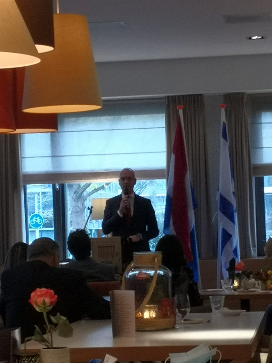 LeaPolak's tweet photo. @gertjansegers Van harte gefeliciteerd met de aan jou en Dilan Yeşilgöz-Zegerius uitgereikte Jaap van Hasselt Award! https://t.co/vFr3zIowNI