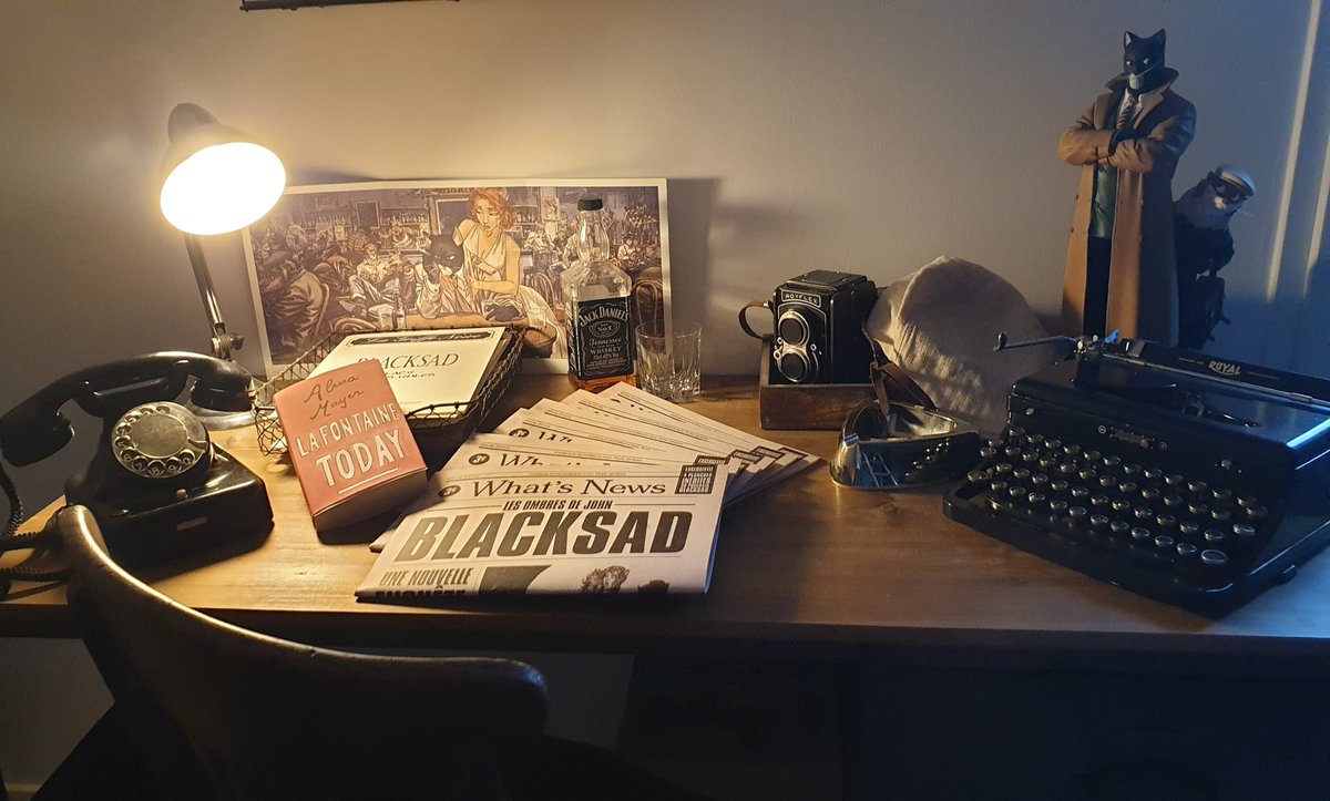 _John_Blacksad's tweet photo. @EditionsDargaud @jjguarnido @Attakus @Blacksadmania 

Fan .. ?  ... juste un petit peu .. 🙃🐱🥰

#dargaud #blacksad #guarnido #attakus #boulesteix https://t.co/pgkUi8fahi