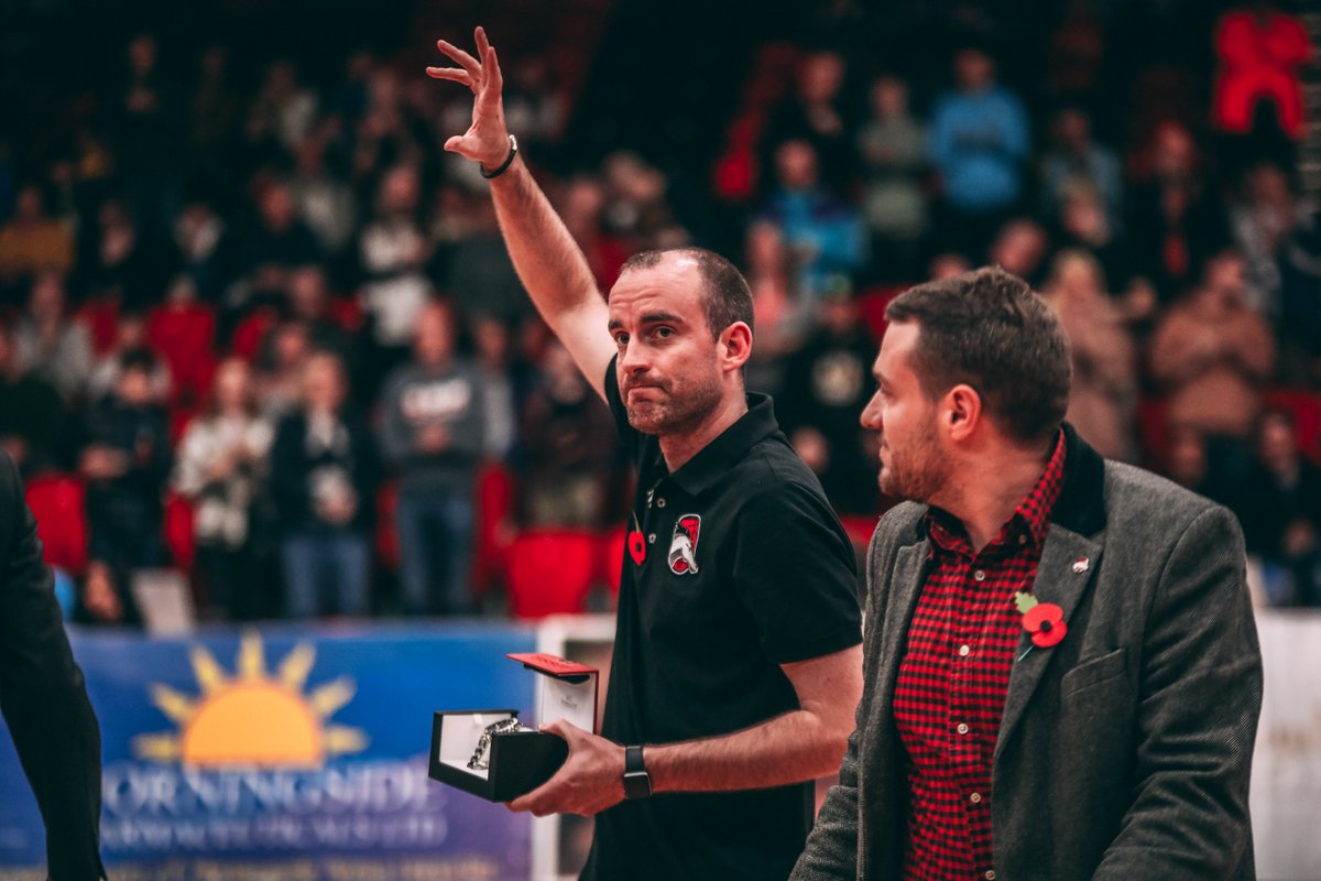 👏 Thank you <a href="/CoachJarram/">Mark Jarram</a>. Last night we honoured the contribution of Mark Jarram in his last BBL game with the Riders. #BritishBasketball