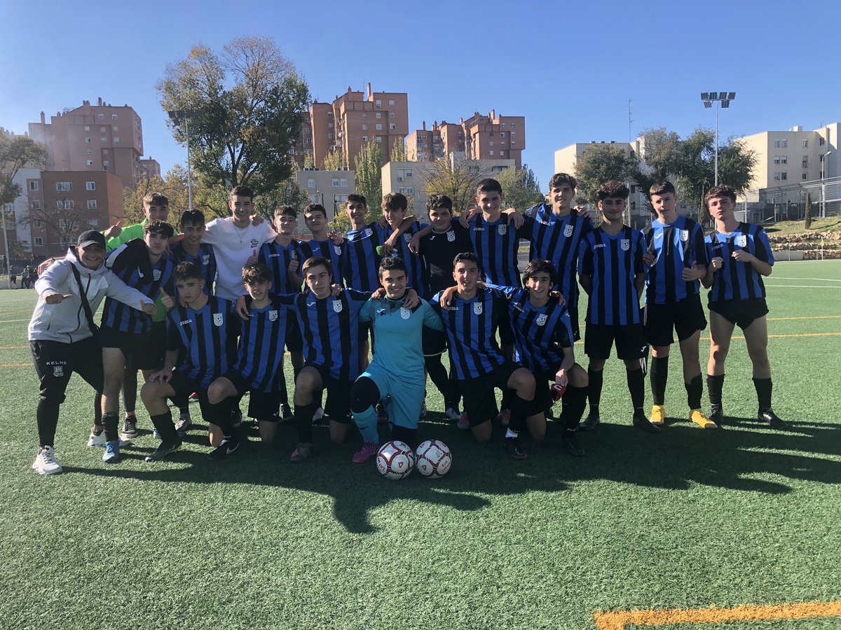 madridsurlatina's tweet photo. 📊JUVENIL B
Gran partido de nuestro Juvenil B ganando 2-0 en 🏟Los Cármenes vs @NuevoBoadilla (⚽️Juanma y Josele) #vamossurla🔵⚫️ 🙌🏻 https://t.co/W0ma9AiGJT