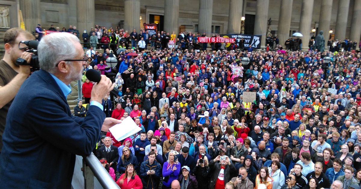 TerryB28937065's tweet photo. The caption, "IT'S NOT ME THEY FEAR; IT'S YOU!", is as true now, as it was back then! #IStandWithJeremyCorbyn for #PeaceJusticeSocialism✊ on #CorbynDay and everyday #Solidarity ✊ https://t.co/NcFw45YUTI