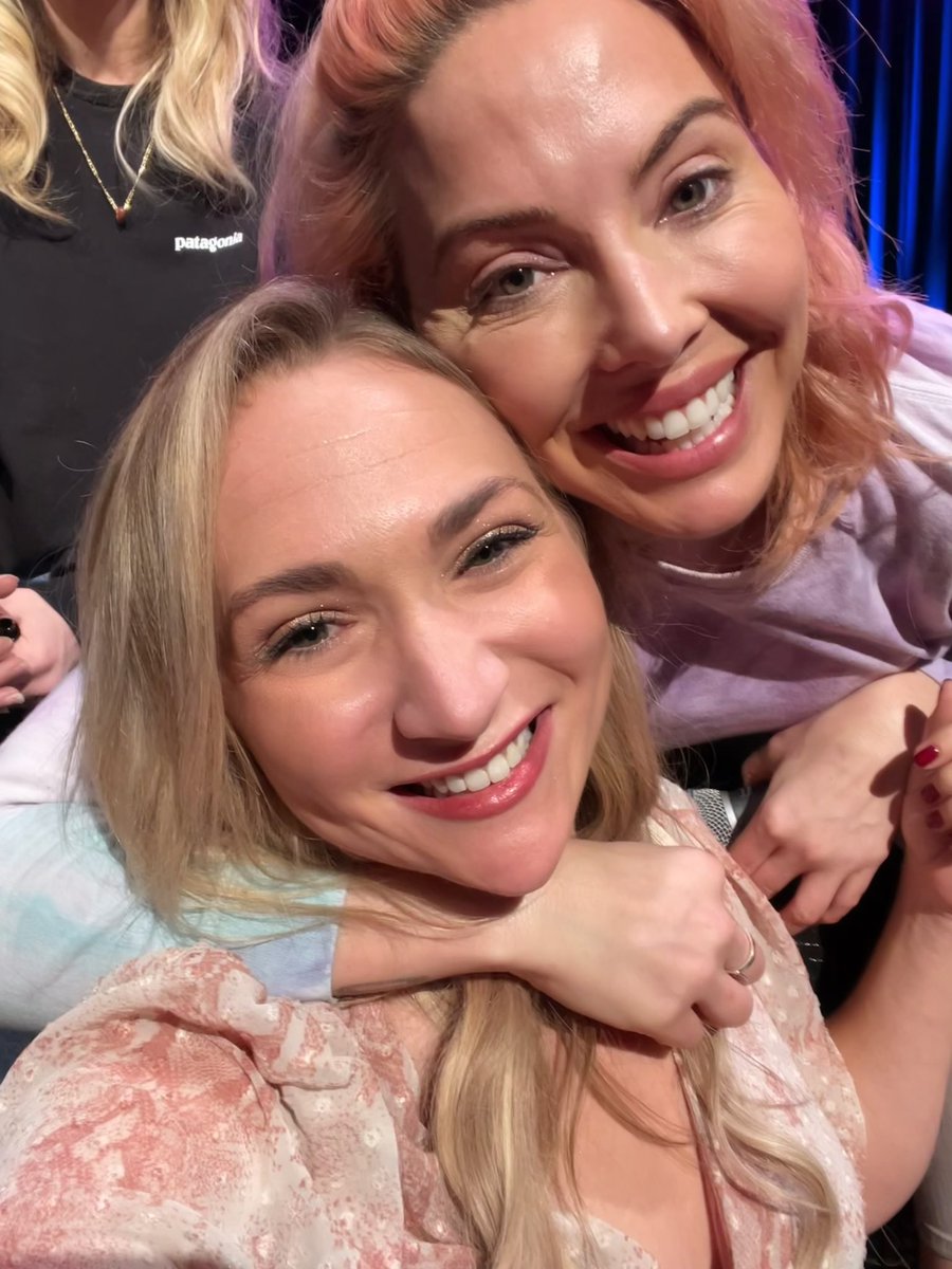 hideandseek787's tweet photo. @WhitneyCummings You rescheduled, I rescheduled, it all worked out. ♥️ https://t.co/oFo5wamsic