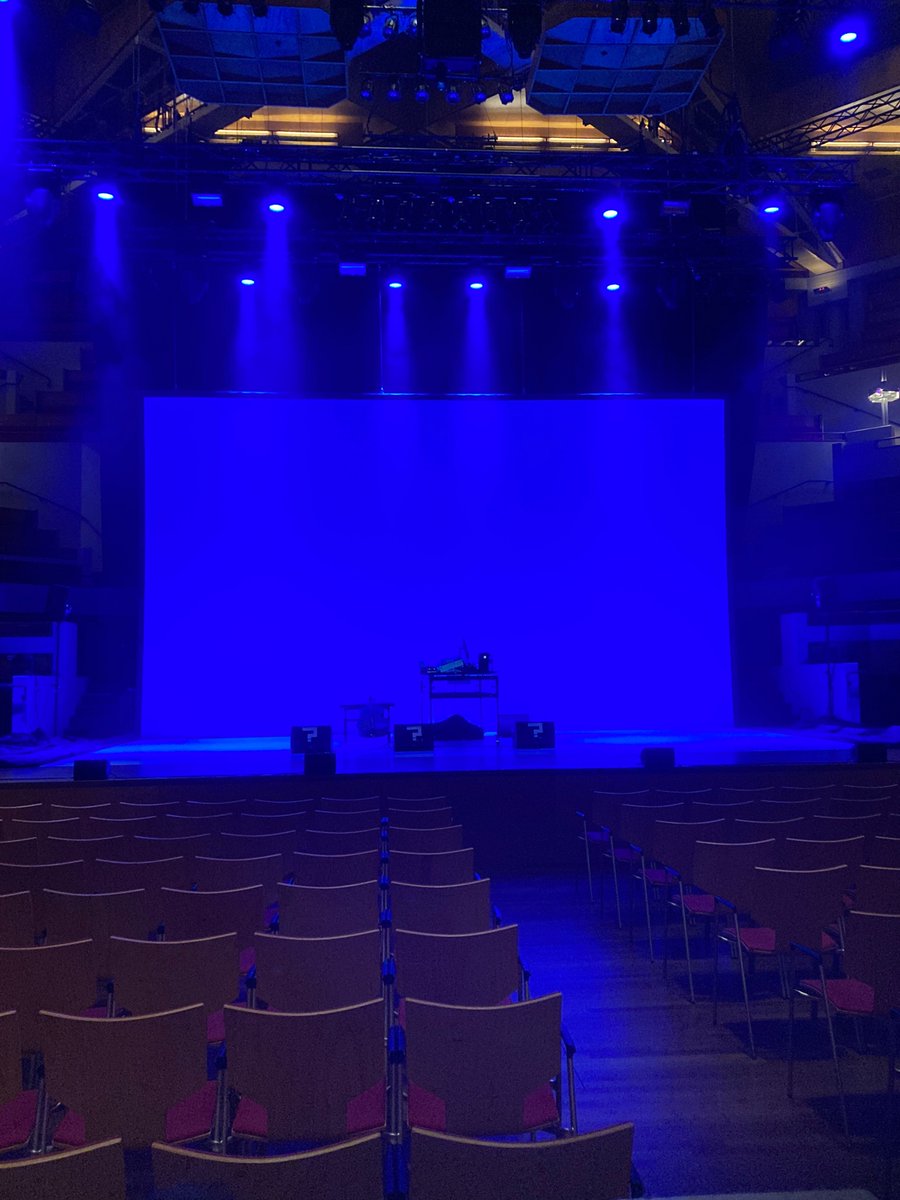 Alvast een lekkere luierplaats gevonden om rustig wakker te worden #lgw21
