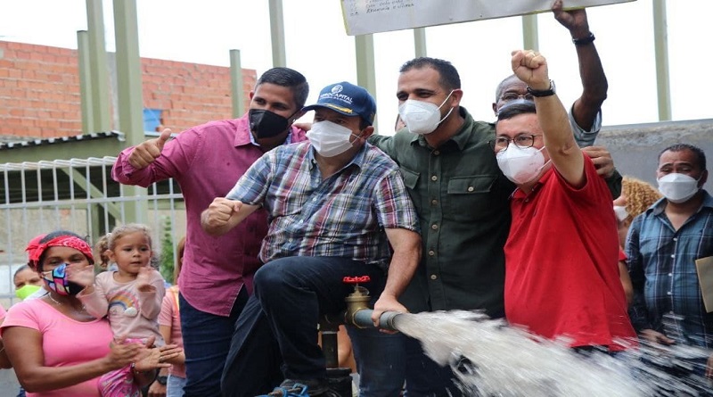 #EsNoticia 🗞️ Min del Poder Popular de Atención de las Aguas <a href="/minaguasoficial/">Ministerio del P.P. de Atención de las Aguas</a>, GD <a href="/RMarcoTorres/">Rodolfo Marco Torres</a>, informó que en 50 días se han recuperado más de 300 pozos de agua en el territorio nacional

#VictoriaMusical #14Nov