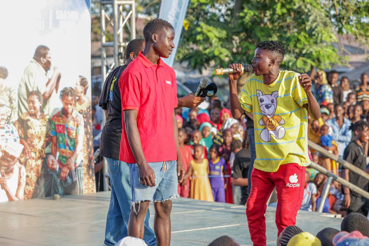 azamtvtz's tweet photo. Mbagala na Singeli ni kama mapacha, vijana walichuana vikali kumpata mkali wa #Singeli wa #JamboJambo

#JamboJambo #Kombolela #BekiTatu #Kitasa #SinemaZetu https://t.co/25YmQYACiC