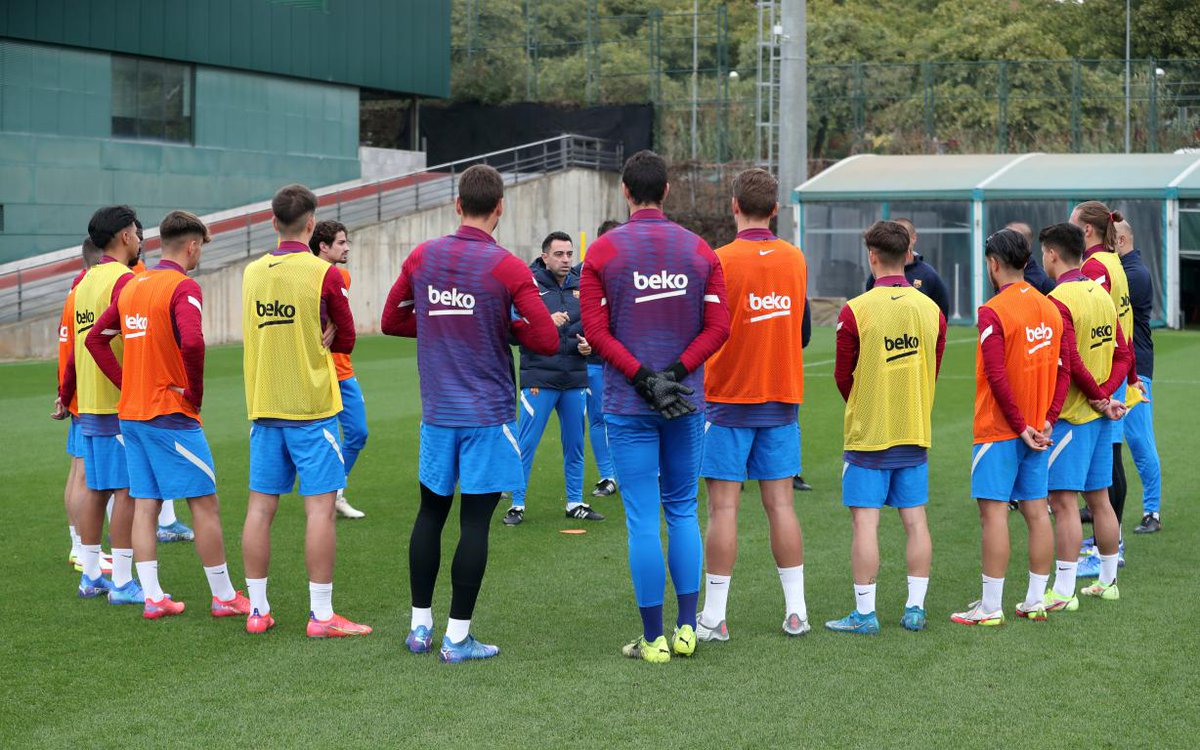 FCBarcelona_es's tweet photo. 📋 El plan de entrenamientos de la semana

🏃‍♂️ Lunes
🏃‍♂️ Martes
😴 Miércoles
🏃‍♂️ Jueves
🏃‍♂️ Viernes
🏃‍♂️➕⚽ Sábado
🏃‍♂️ Domingo

Todos los detalles 👉 https://t.co/gFnHmgbr2g https://t.co/S4cX9Qx1Pv