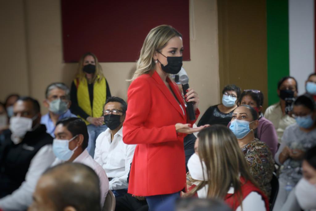 Veronica_mtz's tweet photo. Terminé esta gira por la región norte, en Jiménez, Acuña y Piedras Negras, municipios en los que hemos logrado trabajar en equipo para dar resultados. 

Gracias por recibirme. Seguiré dando mi mayor esfuerzo desde el Senado, para corresponder a su confianza

#Coahuila #3erInforme https://t.co/co7CKKGYsI