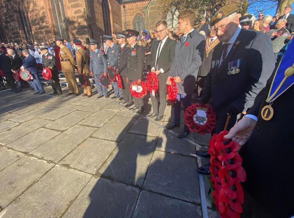 RebeccaTurnerLD's tweet photo. Today I had attended the @PrescotParish Remembrance Day March with @CarlCashman and supported him laying a wreath on behalf of @KnowsleyLibDems, followed by a beautiful service to pay respects to those who had fallen ❤️  #LestWeForget https://t.co/5qg0jqMcEW