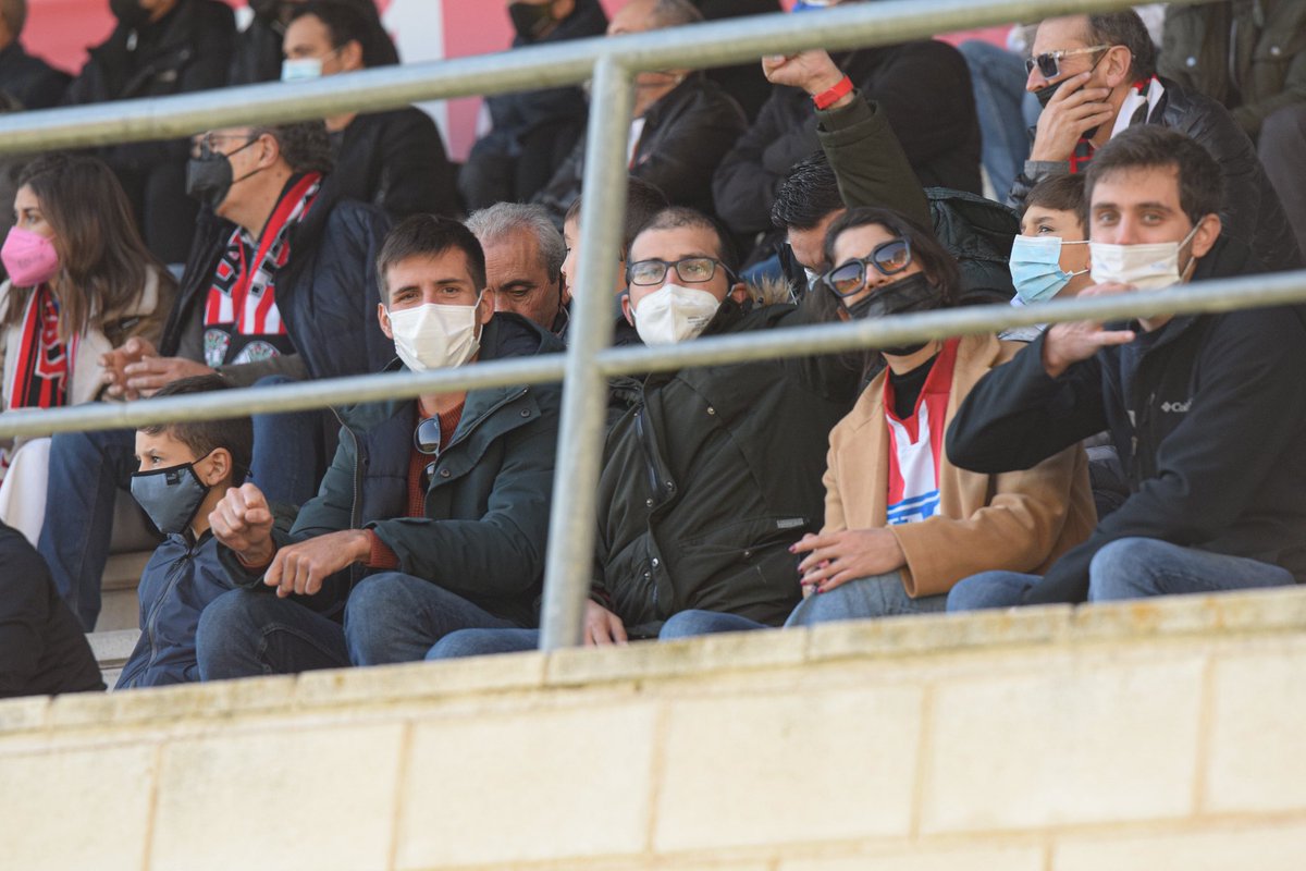 ZCFoficial's tweet photo. AFICIÓN ⚽️|

Gracias a los casi 150 aficionados del Zamora CF que nos han acompañado en Matapiñonera 👍🏻

¡Seguiremos peleando por vosotros! 🛡⚔️

#VamosMiZamora https://t.co/boV4EboL8a