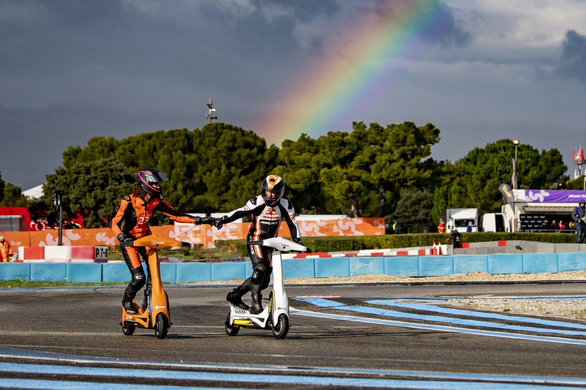 This week was a special and emotional one for @eSC_LIVE!We had our first prototype event in Paul Ricard where we ran it all: the racing, the broadcast, the technology and it was incredible! Thank you to an amazing team, partners and riders. We can't wait for next year!
#escracing